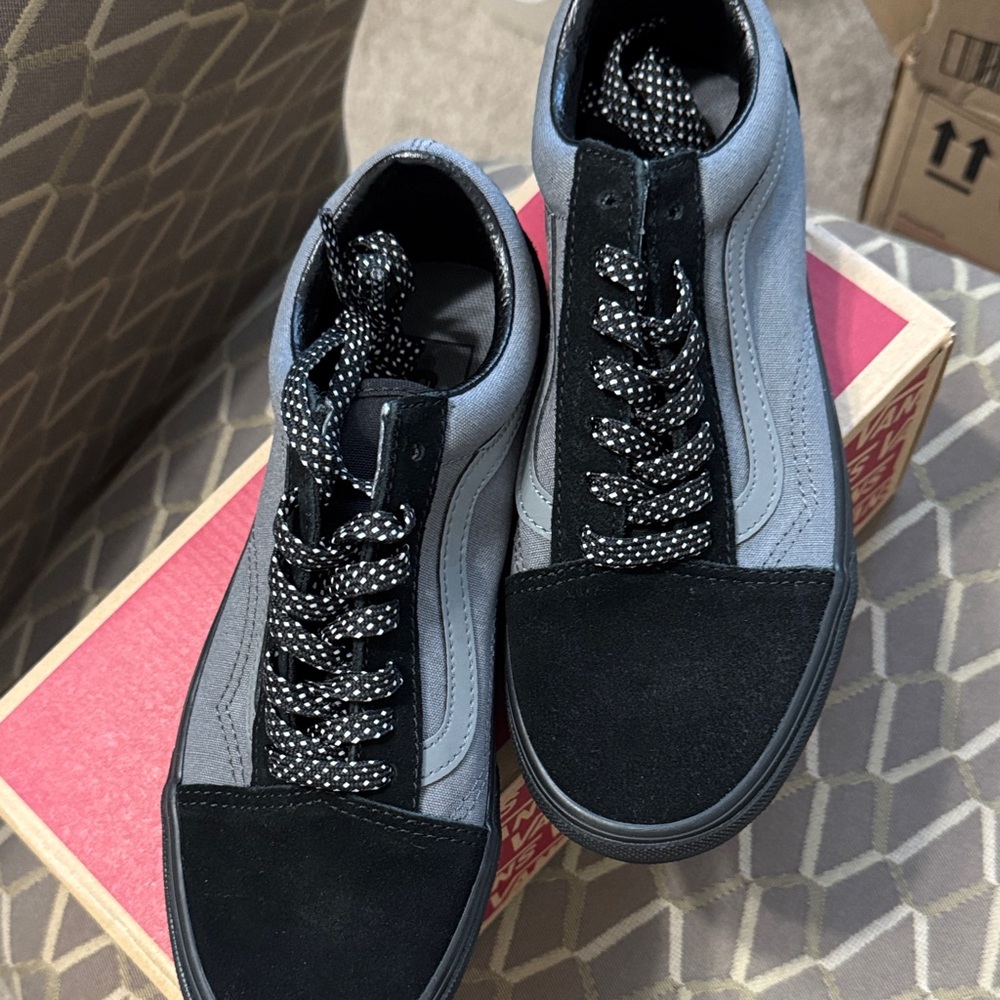 Vans women's  Old Skool Sneakers in Black and Gray